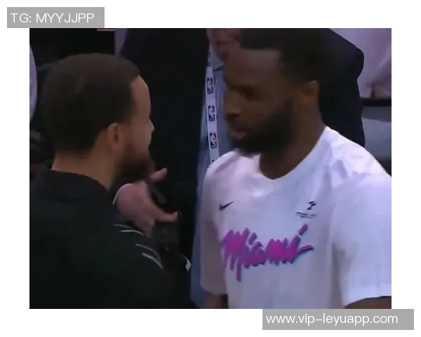 热火球员质疑克莱表现克莱怒怼对方身份不配与我平起平坐 热火球员质疑克莱表现克莱怒怼对方身份不配与我平起平坐