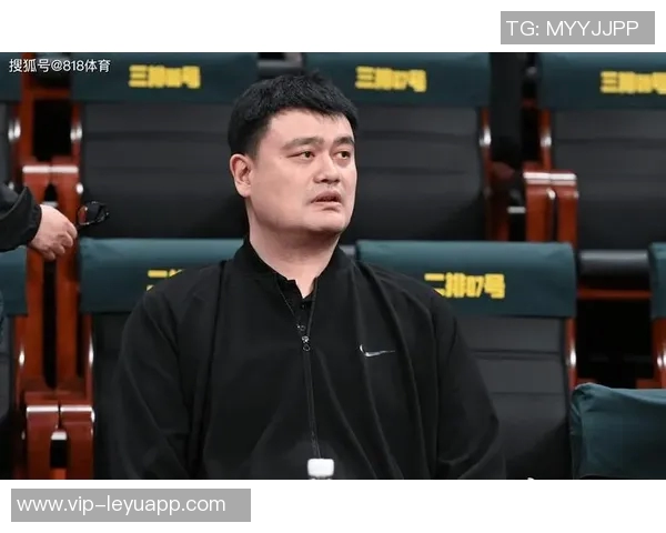 姚明奥尼尔韦德卡特齐聚中国赛现场引发球迷热议 姚明奥尼尔韦德卡特齐聚中国赛现场引发球迷热议