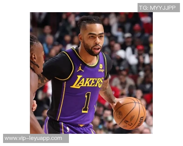 迈克布朗暂停时特别强调拉塞尔在进攻端的重要性与战术安排