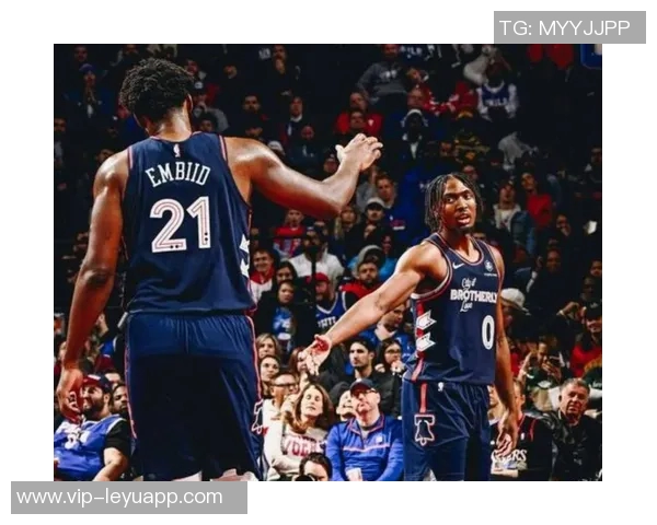 小弟埃奇库姆助力马克西狂砍35分三分球表现出色展现实力 小弟埃奇库姆助力马克西狂砍35分三分球表现出色展现实力