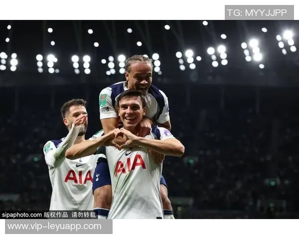 扎卡评选英超中场实力榜单B费领衔维尔茨紧随其后帕尔默位列第三